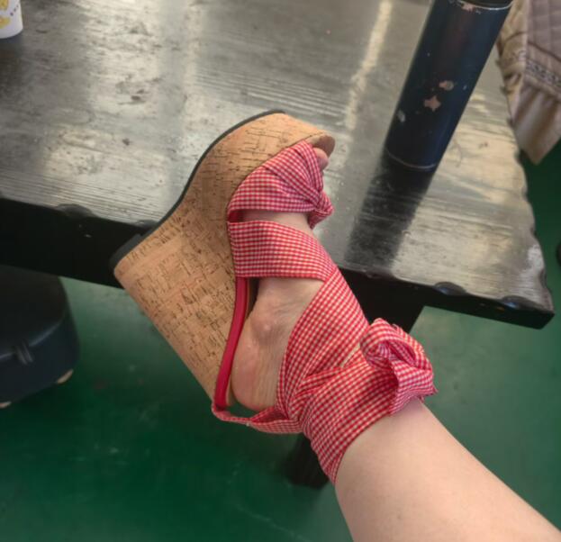 Sandal Wedges Sutra Kotak-kota - Cork Wedge Sandal ulasan dan harga